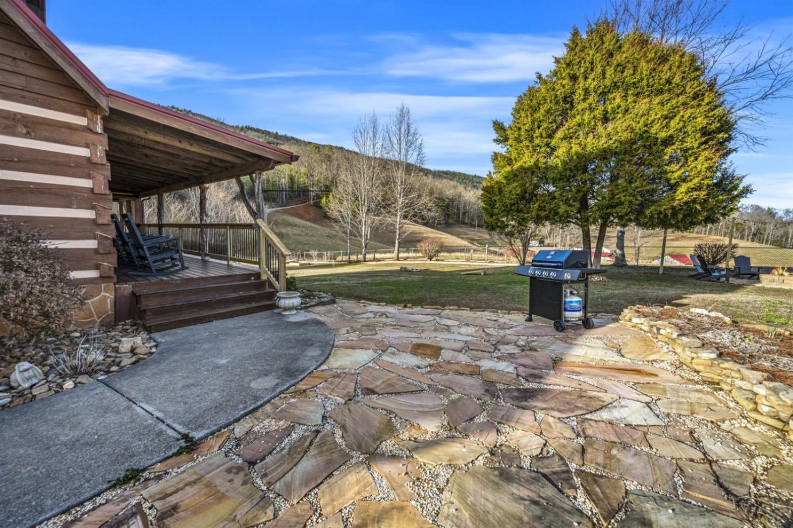 Hidden Star Hideaway-Blackberry Farm-Smoky Mtn Nat Park-Hot Tub- Fire Pit- Fenced Yard- Pet Friendly Walland المظهر الخارجي الصورة