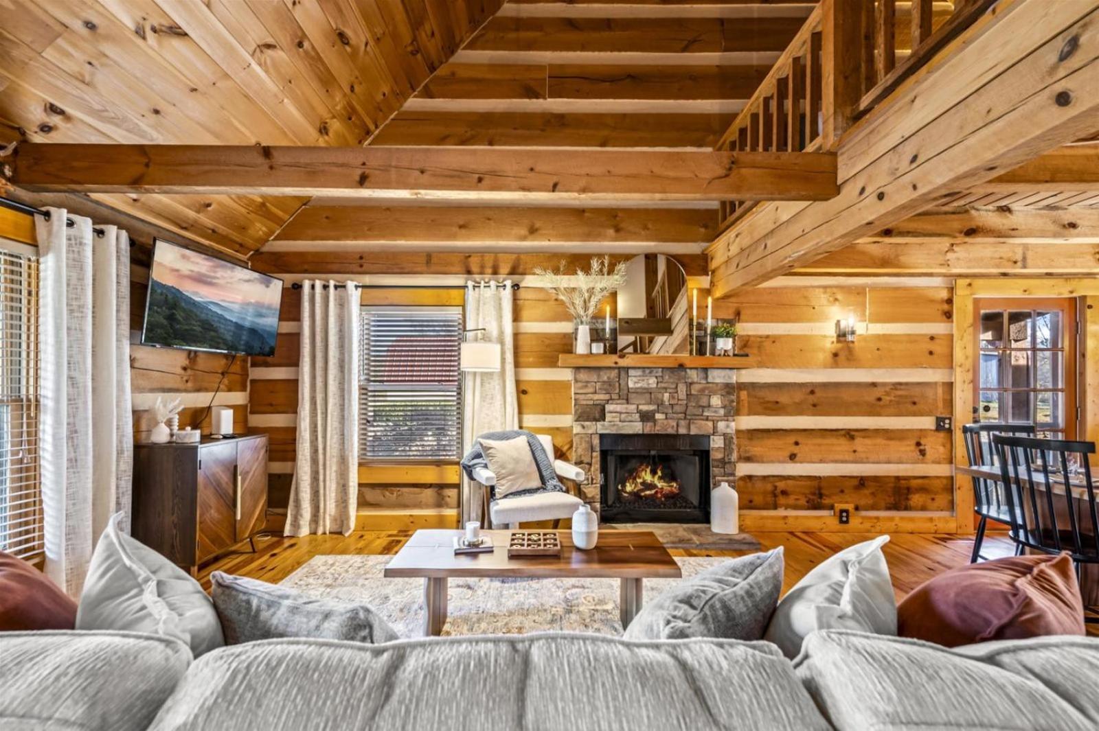 Hidden Star Hideaway-Blackberry Farm-Smoky Mtn Nat Park-Hot Tub- Fire Pit- Fenced Yard- Pet Friendly Walland المظهر الخارجي الصورة