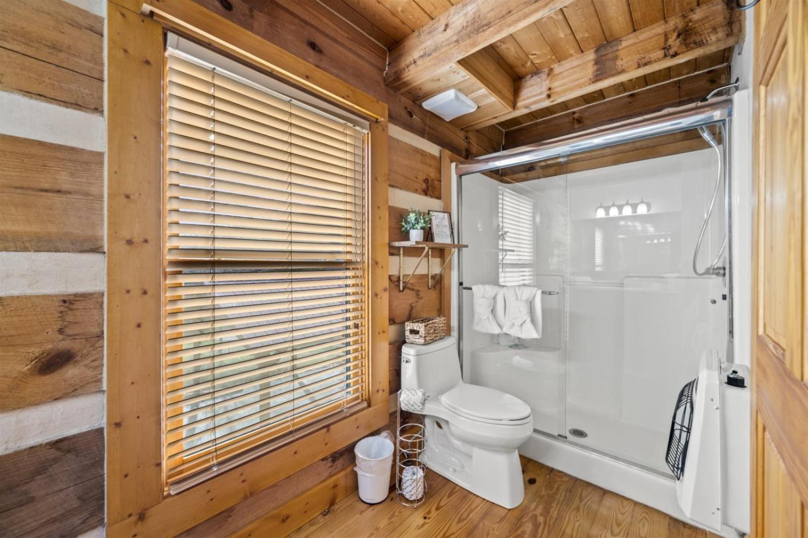 Hidden Star Hideaway-Blackberry Farm-Smoky Mtn Nat Park-Hot Tub- Fire Pit- Fenced Yard- Pet Friendly Walland المظهر الخارجي الصورة