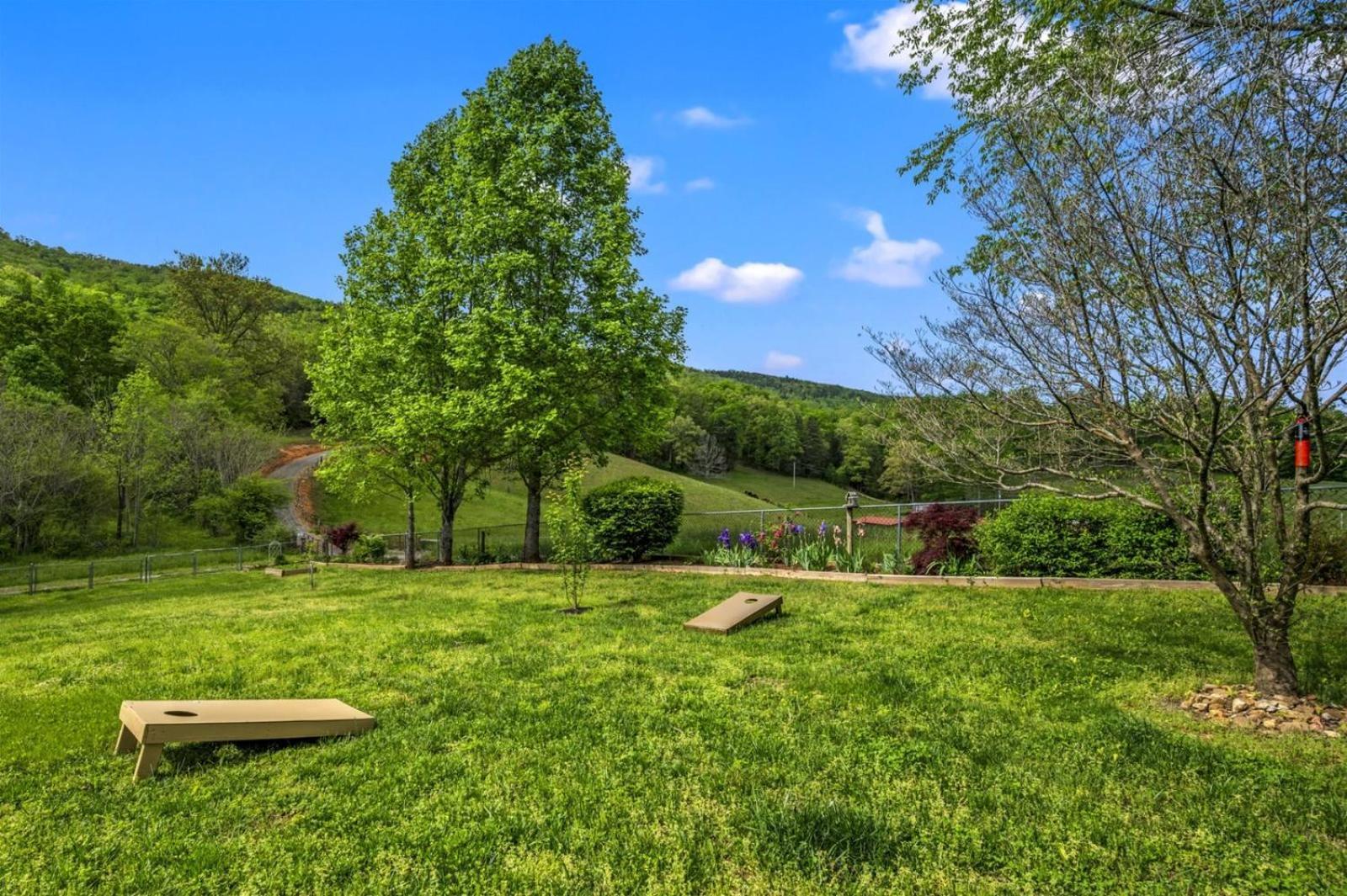 Hidden Star Hideaway-Blackberry Farm-Smoky Mtn Nat Park-Hot Tub- Fire Pit- Fenced Yard- Pet Friendly Walland المظهر الخارجي الصورة