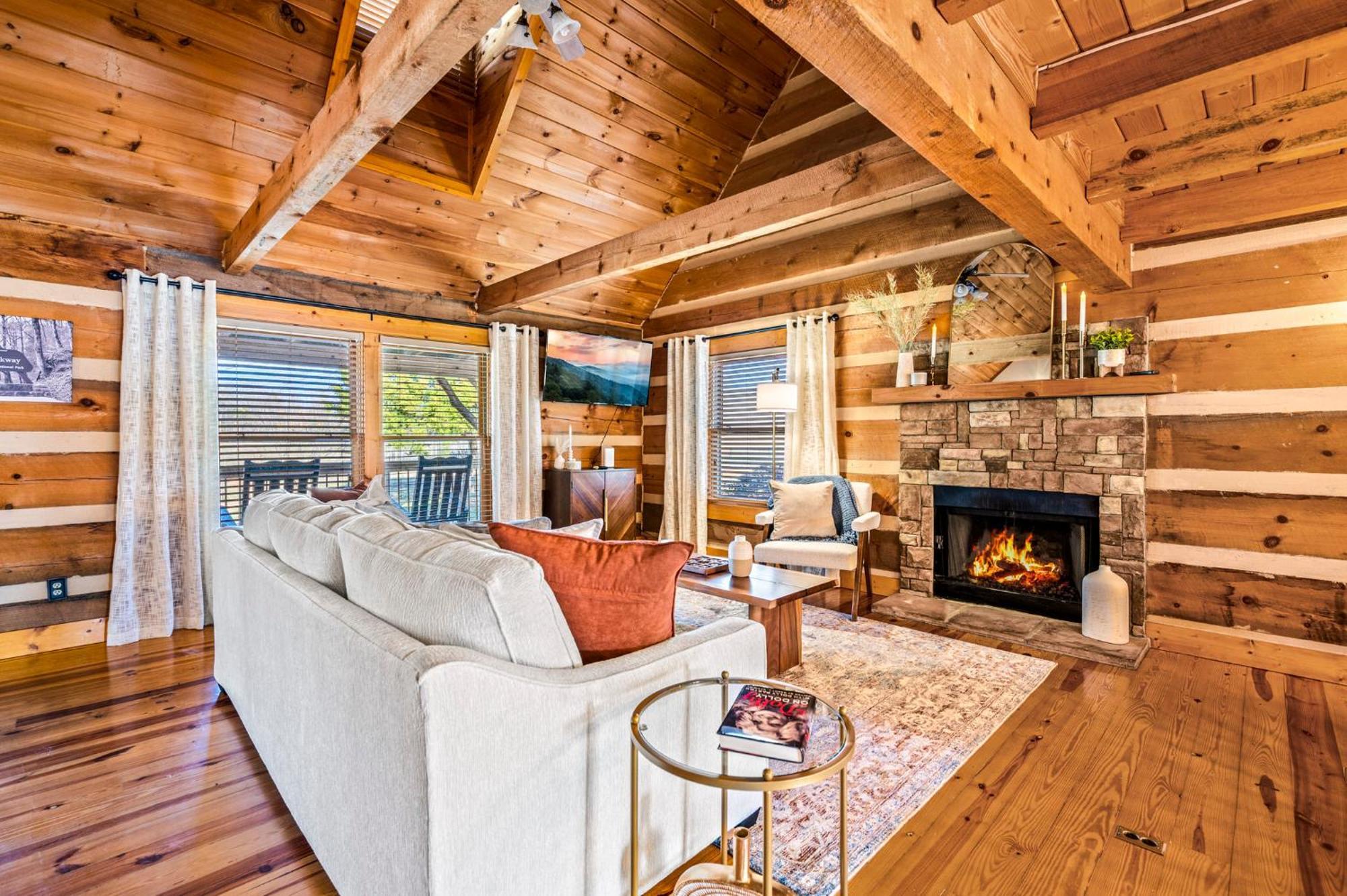 Hidden Star Hideaway-Blackberry Farm-Smoky Mtn Nat Park-Hot Tub- Fire Pit- Fenced Yard- Pet Friendly Walland المظهر الخارجي الصورة